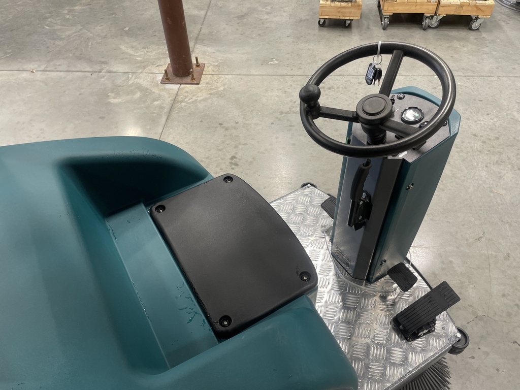 Refurbished Battery 42 inch Ride-on Sweeper 