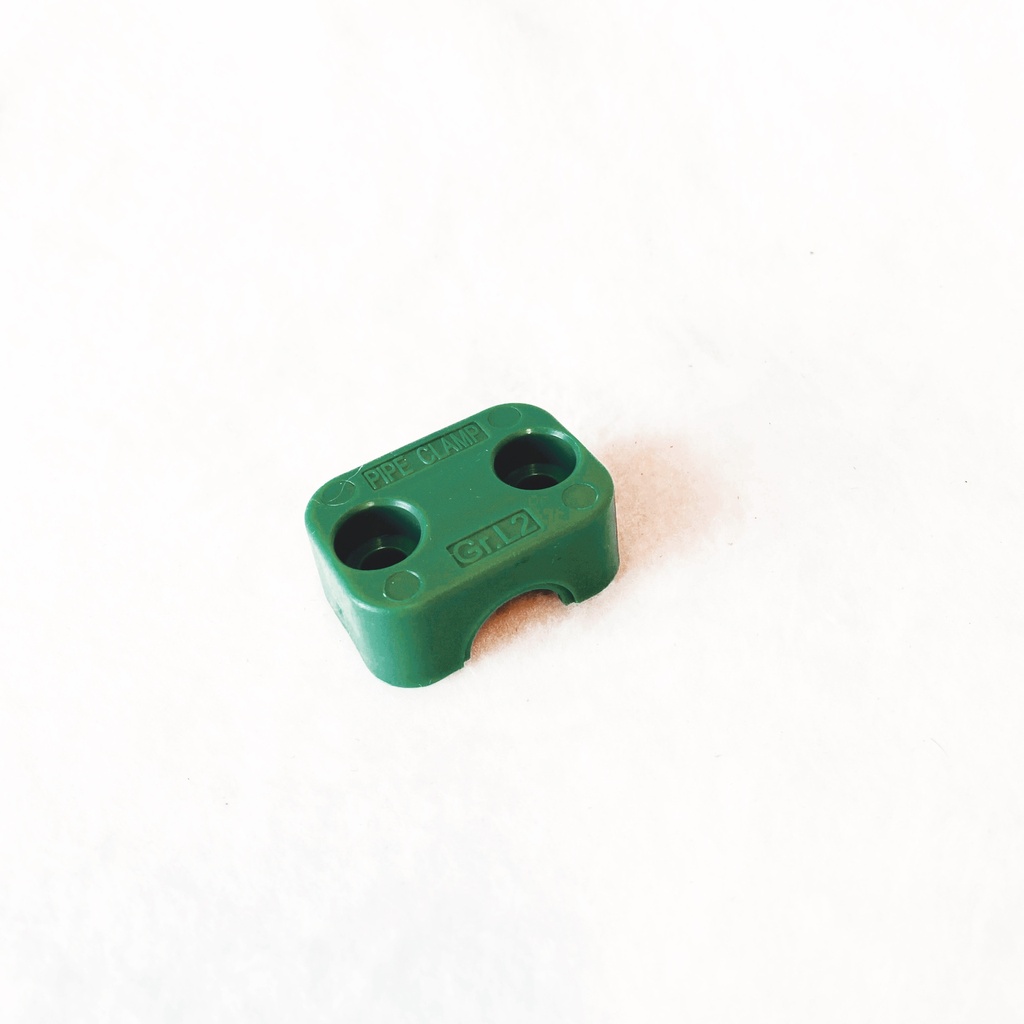 W12293 | Clip, Green plastic pipe