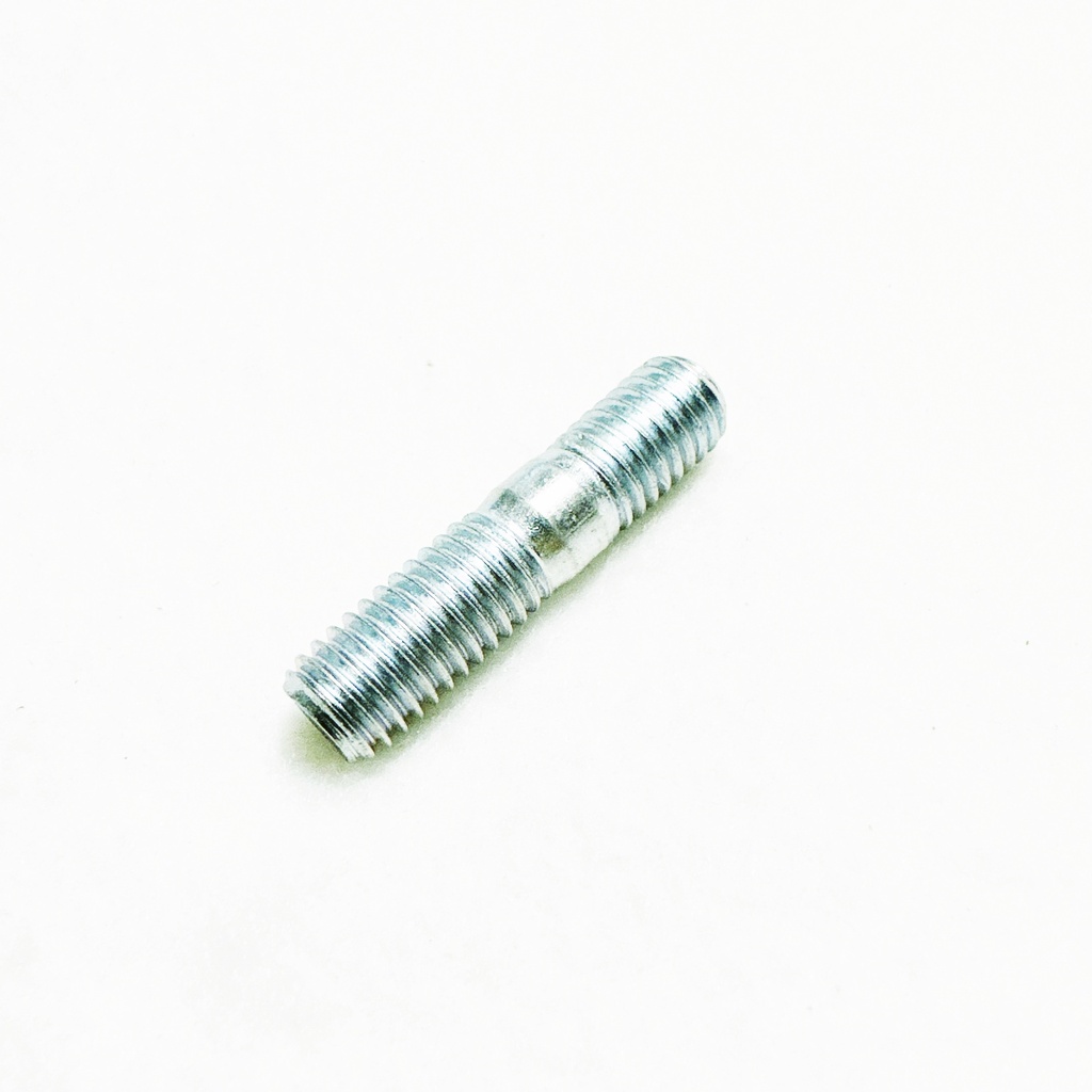 W13053 | Stud